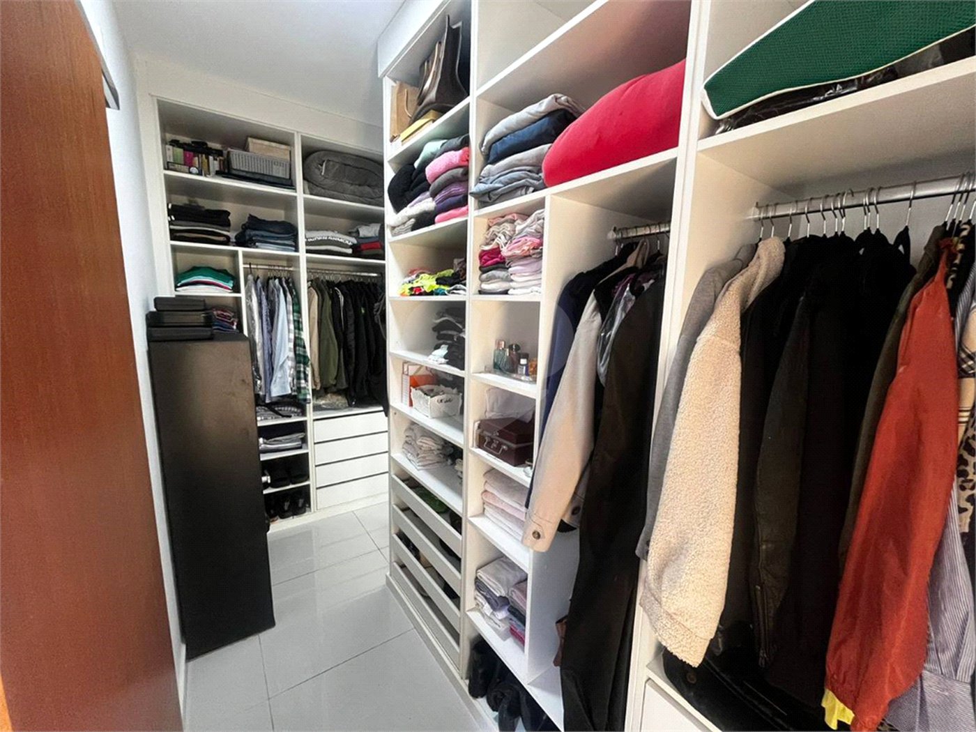 Casa à venda com 2 quartos, sendo 1 suíte, no condomínio Residencial Reserva das Paineiras, Itapetininga - SP