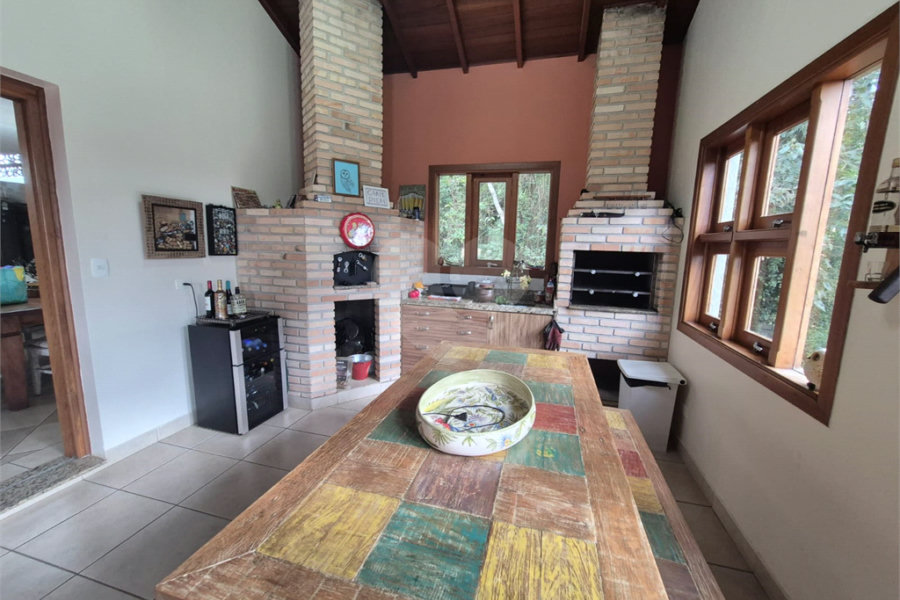 Casa à venda com 3 suítes no condomínio Sausalito, Mairiporã - SP