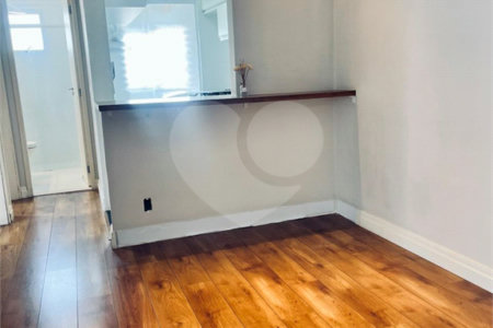 Apartamento à venda com 2 quartos em Parque Maria Domitila, São Paulo, SP