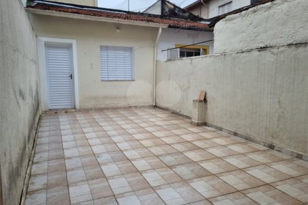 Sobrado à venda com 3 quartos em Moema, São Paulo, SP