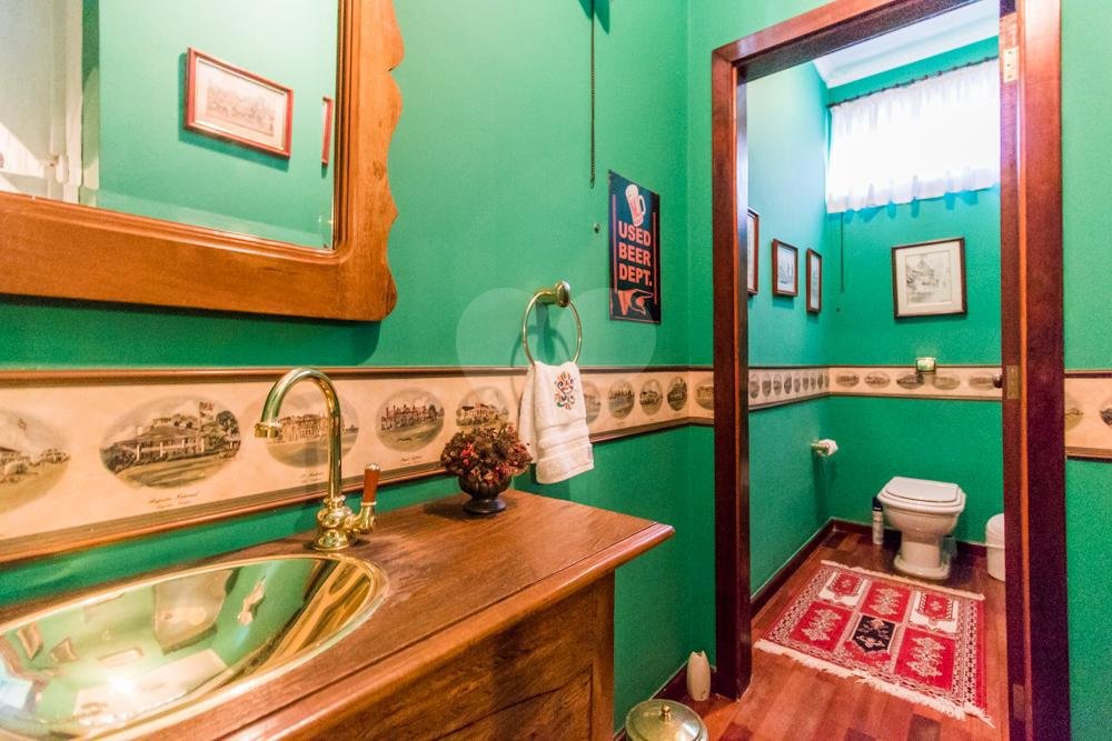 Casa à venda com 5 quartos, sendo 3 suítes, em Alto da Boa Vista, São Paulo, SP