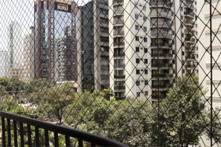 Apartamento à venda com 4 quartos, sendo 2 suítes, em Indianópolis, São Paulo, SP