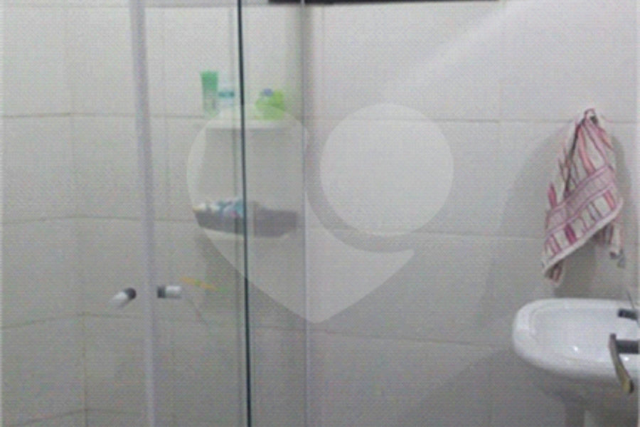 Casa à venda com 4 quartos, sendo 1 suíte, no condomínio Conselheiro Moreira de Barros, São Paulo - SP