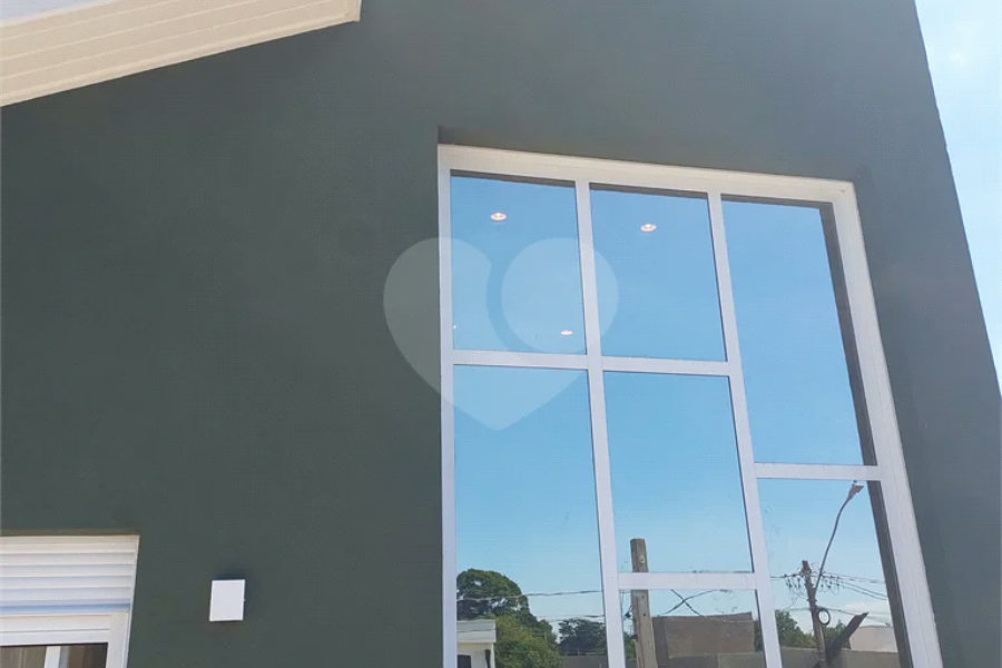 Sobrado recém-construído com 3 dormitórios em condomínio fechado em Piracicaba-SP.