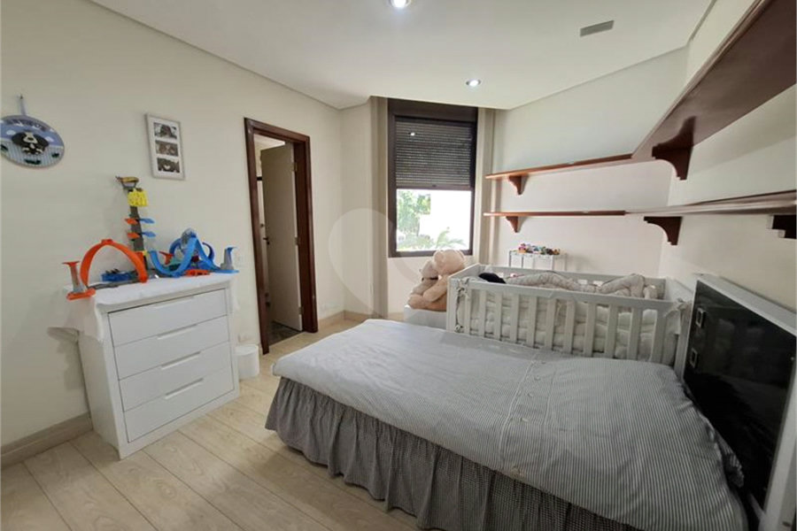 Apartamento, a venda, com 300m² de área privativa, 4 suítes, 4 vagas - Santana / SP