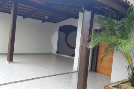 Casa à venda com 3 quartos, sendo 1 suíte, em Vila Santista, Atibaia, SP