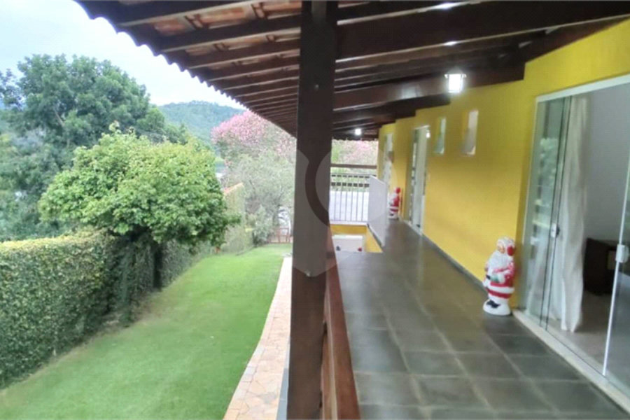 Chácara à venda com 5 quartos, sendo 2 suítes, no Centro, Piracaia, SP