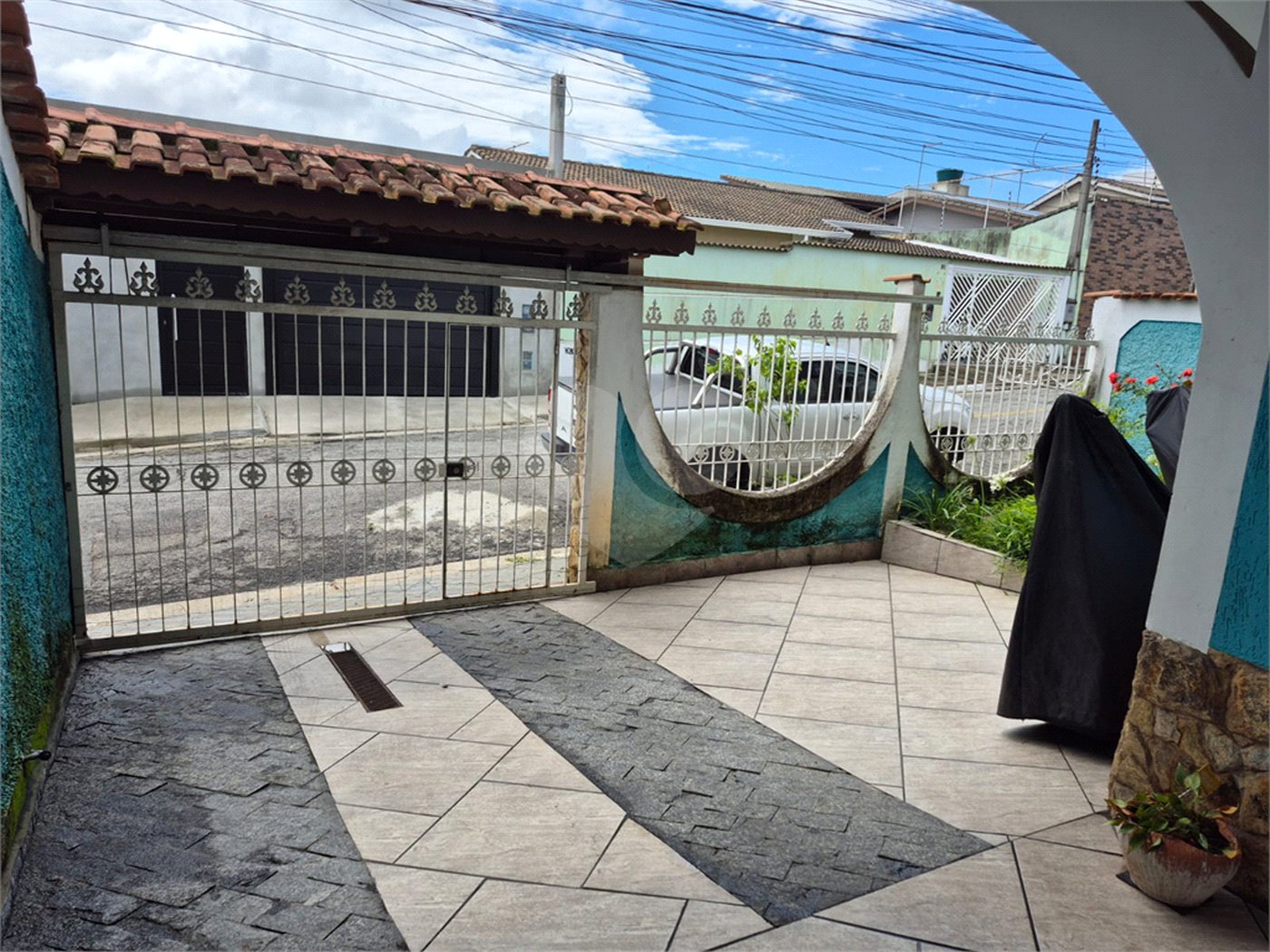 Sobrado à venda com 3 quartos, sendo 1 suíte, em Jardim Modelo, Suzano, SP