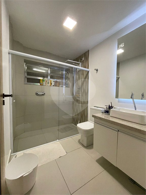 Sobrado à venda com 5 quartos, sendo 1 suíte, em Alto da Boa Vista, São Paulo, SP