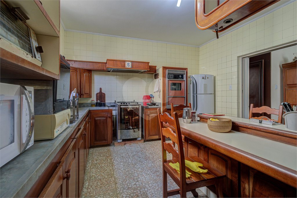 Sobrado à venda com 5 quartos, sendo 4 suítes, em Granja Julieta, São Paulo, SP