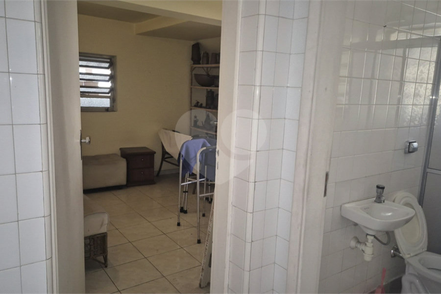 Casa à venda com 4 quartos, sendo 3 suítes, no condomínio Chácara das Rosas, São Paulo - SP