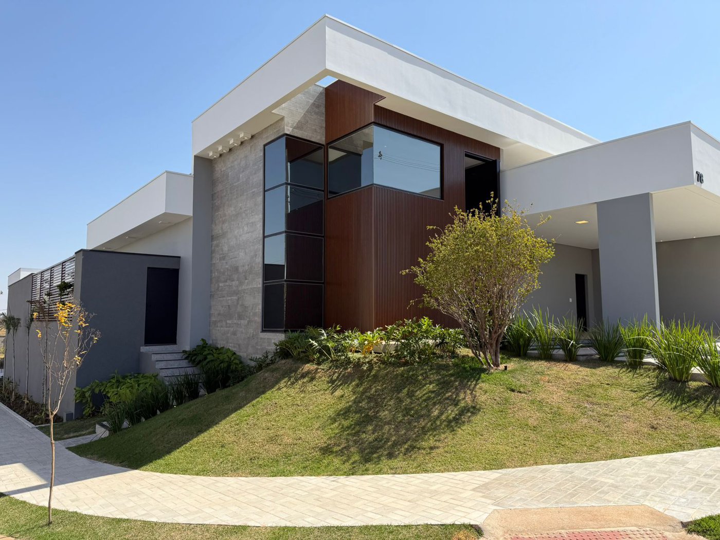 Casa à venda com 3 suítes no condomínio Damha IV, Presidente Prudente - SP
