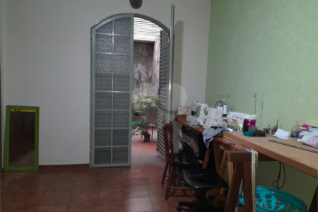 Casa à venda com 5 quartos, sendo 1 suíte,  em Jardim Anhangüera, Ribeirão Preto, SP