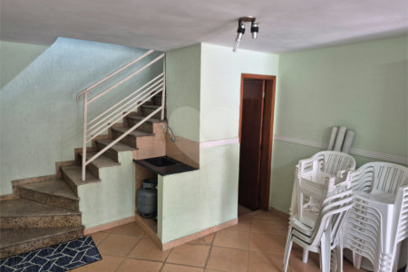 Sobrado à venda com 2 quartos, sendo 1 suíte, em Vila Nivi, São Paulo, SP