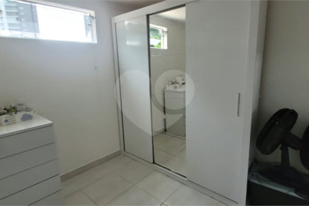 Sobrado à venda com 5 quartos, sendo 1 suíte,  em Jardim Japão, São Paulo, SP