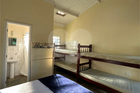 Chácara à venda com 10 quartos, sendo 2 suítes, em Mombaça, São Roque, SP