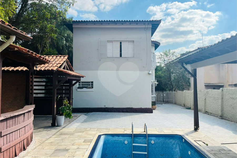 Casa à venda com 4 quartos, sendo 1 suíte, em Jardim São Bento, São Paulo, SP