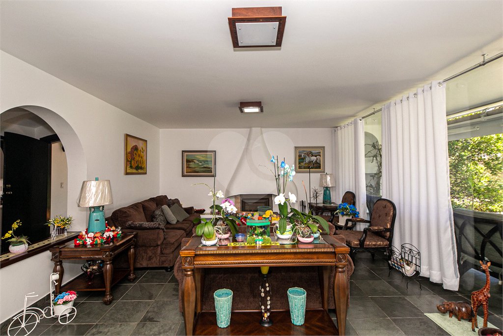Casa à venda com 4 quartos, sendo 2 suítes,  em Interlagos, São Paulo, SP