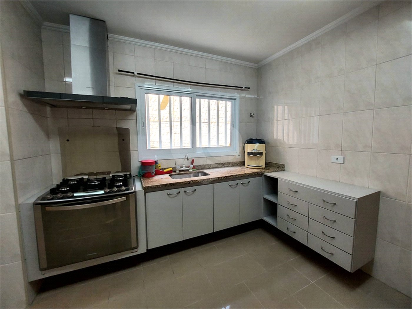 Sobrado à venda com 3 quartos, sendo 2 suítes, em Vila Romero, São Paulo, SP