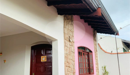 Casa à venda com 3 quartos, sendo 1 suíte,  em Parque das Colinas, Valinhos, SP