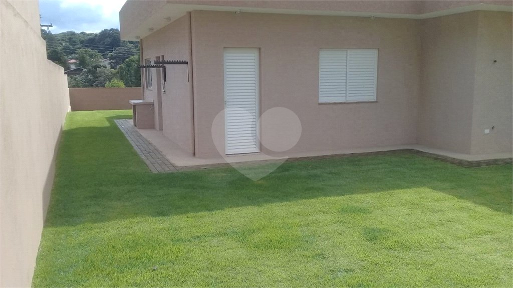 Casa à venda com 3 quartos, sendo 1 suíte,  em Loteamento Jardim Solares, Atibaia, SP