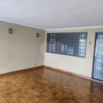 Casa à venda com 3 quartos, sendo 1 suíte, em Vila Mariana, Ribeirão Preto, SP