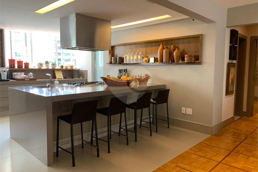 Apartamento à venda com 3 quartos, sendo 2 suítes, em Higienópolis, São Paulo, SP
