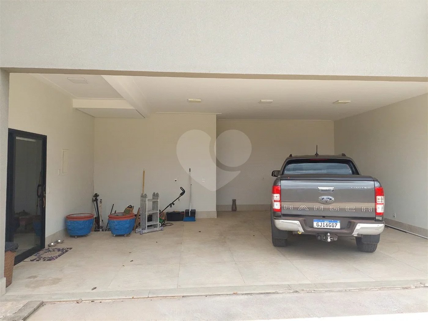 Casa à venda com 3 quartos, sendo 2 suítes, no condomínio Ibiaram 1, Itupeva - SP