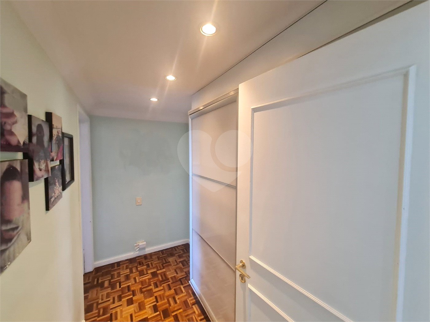 Apartamento à venda com 3 quartos, sendo 2 suítes, em Alto da Boa Vista, São Paulo, SP