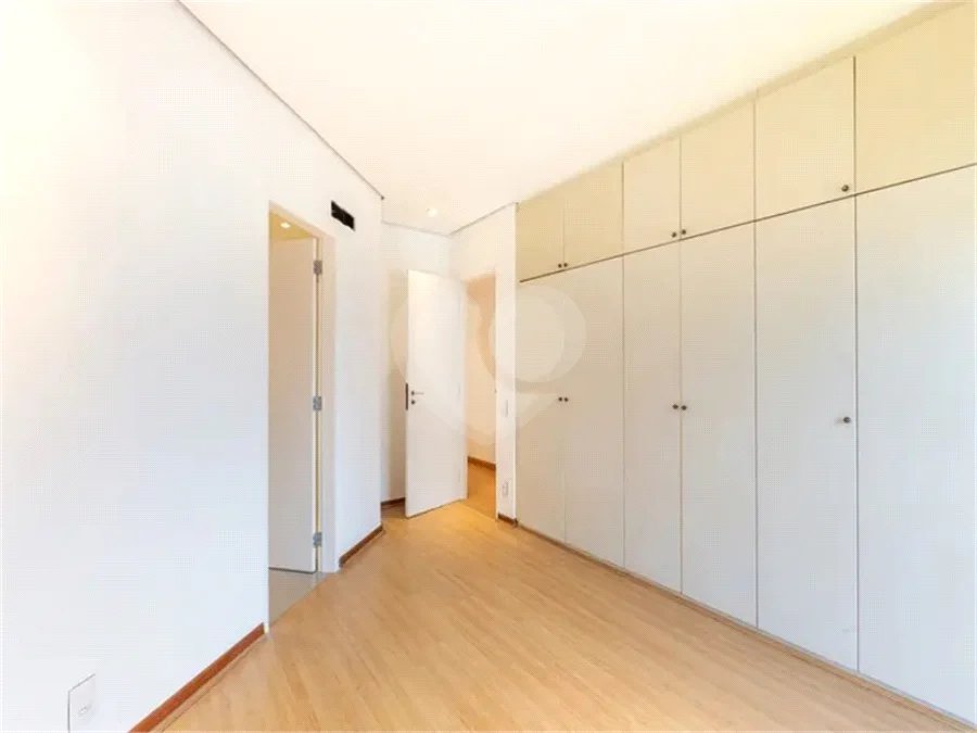 Apartamento à venda ou para alugar com 3 suítes em Real Parque, São Paulo, SP