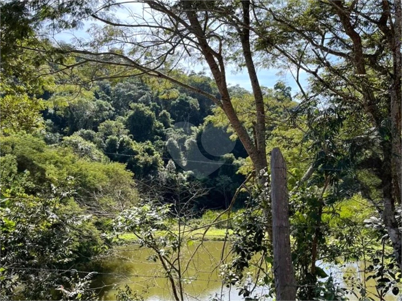 Sítio à venda com 4 quartos, sendo 2 suítes,  em Sorocamirim (canguera), São Roque, SP