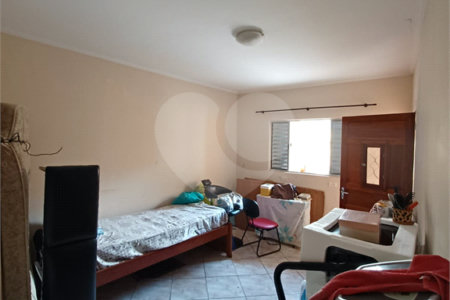 Casa à venda com 3 quartos, sendo 1 suíte,  em Jardim Santa Mônica, São Paulo, SP