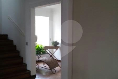 Casa à venda com 4 quartos, sendo 3 suítes, em Jardim Leonor, São Paulo, SP