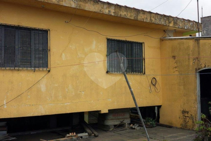 Casa à venda com 3 quartos, sendo 1 suíte, em Itaquera, São Paulo, SP