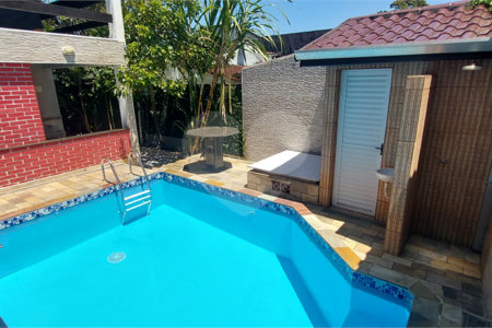 Casa à venda com 3 quartos, sendo 2 suítes,  em Indaiá, Bertioga, SP