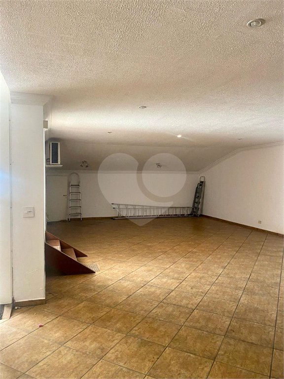 Casa à venda com 4 quartos, sendo 3 suítes, em Jardim Maia, Guarulhos, SP