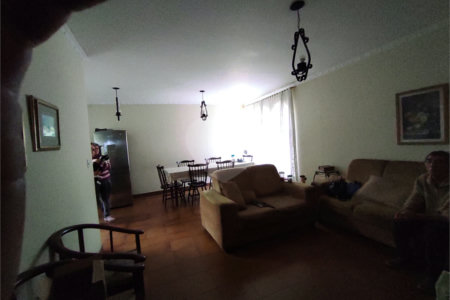 Casa à venda com 3 quartos, sendo 1 suíte, no Centro, Poá, SP