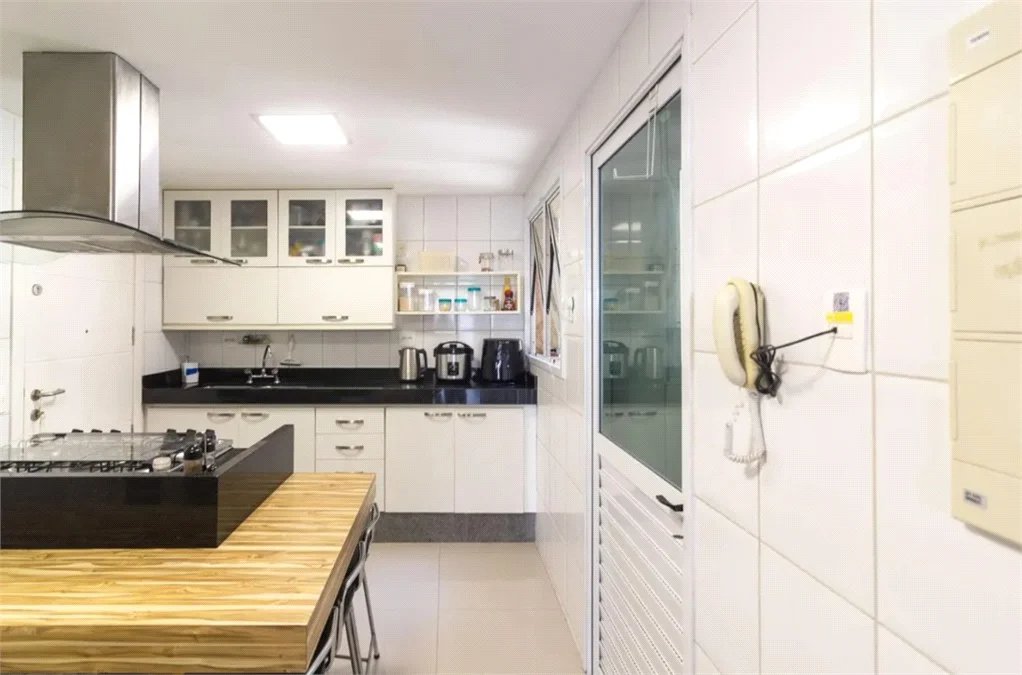 Apartamento à venda com 3 quartos, sendo 2 suítes, em Brooklin Paulista, São Paulo, SP