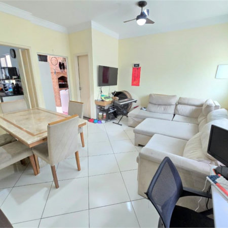 Casa à venda com 3 quartos, sendo 1 suíte, no condomínio Rafaela I, São Paulo - SP