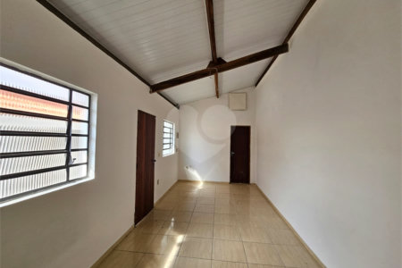 Casa à venda com 2 quartos, sendo 1 suíte, no Centro, Atibaia, SP