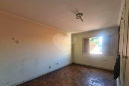 Casa à venda com 4 quartos, sendo 1 suíte,  em Jardim Trussardi, São Paulo, SP