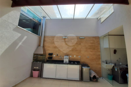 Sobrado à venda com 3 quartos, sendo 1 suíte, em Vila Suissa, Mogi das Cruzes, SP