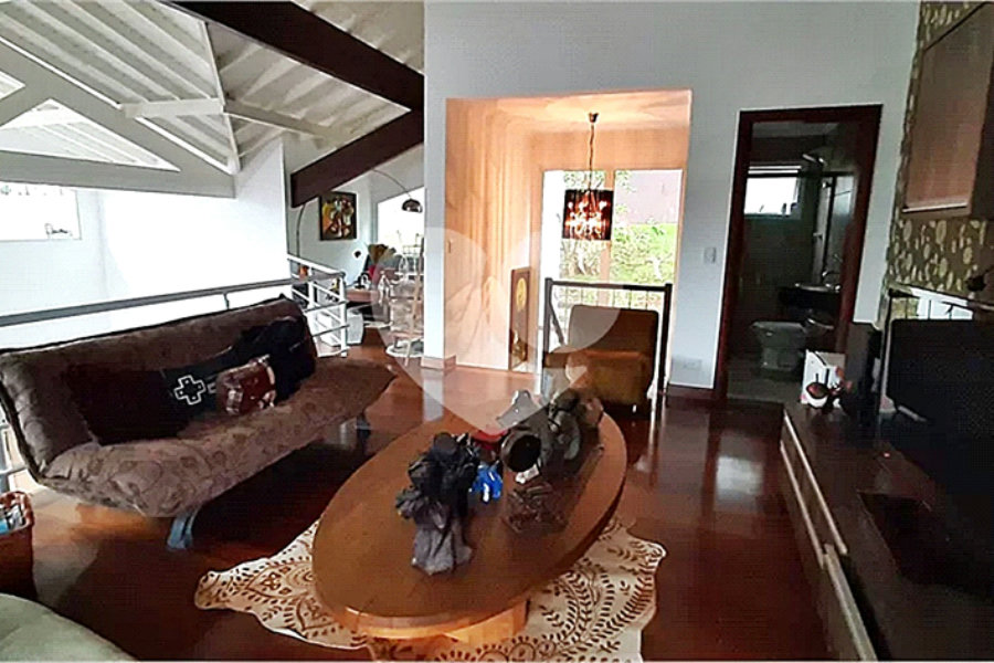 Casa à venda com 3 quartos, sendo 1 suíte, no condomínio Suíça da Cantareira, Mairiporã - SP