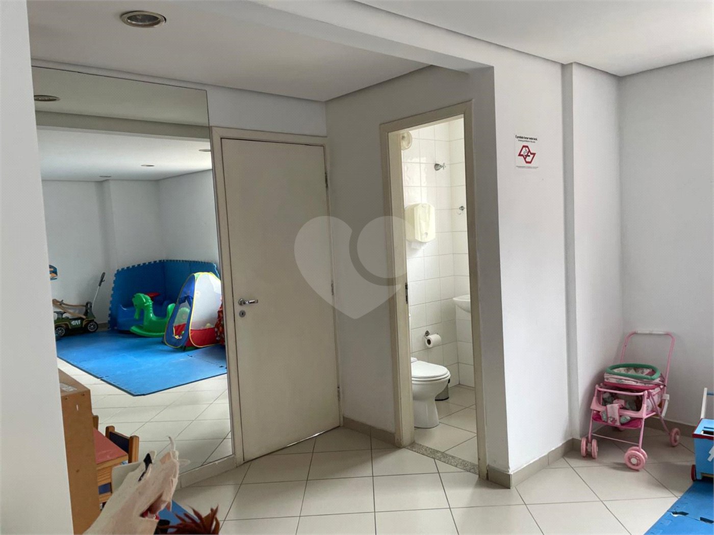 Apartamento à venda com 3 suítes em Campo Belo, São Paulo, SP