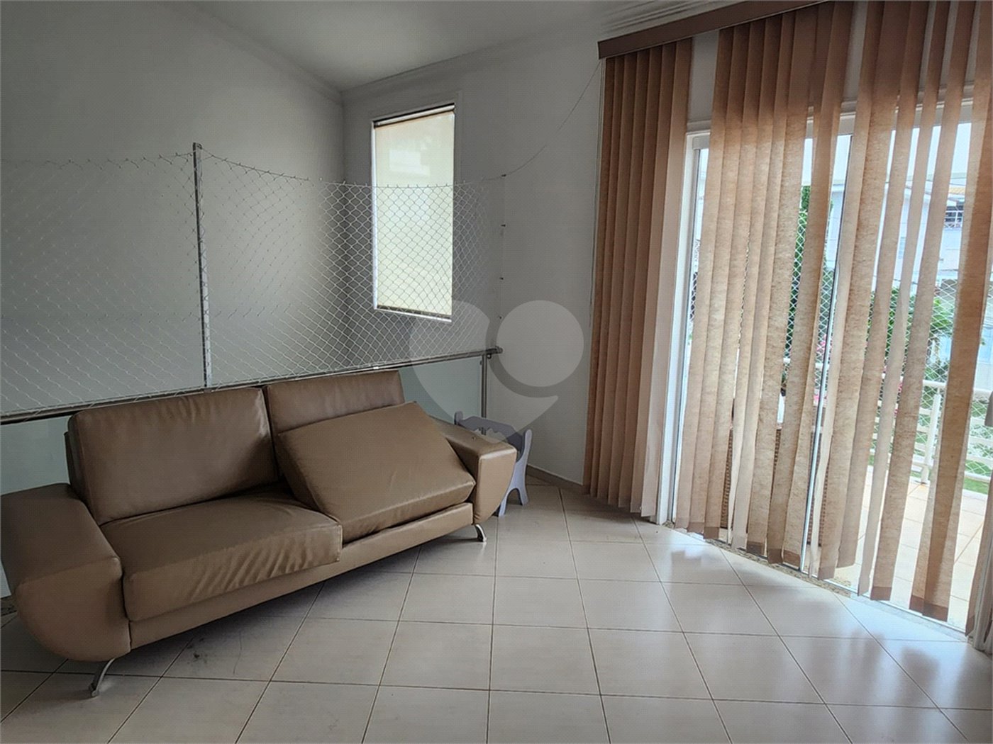 Casa à venda com 3 quartos, sendo 1 suíte, no condomínio Terras de São Francisco, Vinhedo - SP