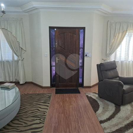 Sobrado à venda com 3 quartos, sendo 1 suíte,  em Vila Oliveira, Mogi das Cruzes, SP