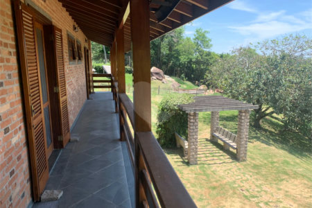 Chácara à venda com 4 quartos, sendo 2 suítes, em Parque Valinhos, Valinhos, SP