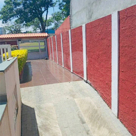 Sobrado à venda com 3 quartos, sendo 1 suíte, em Jardim Casa Branca, Suzano, SP