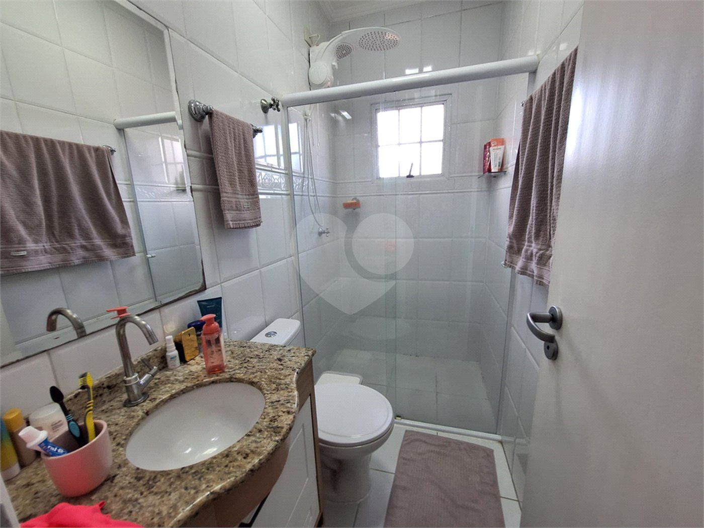 Casa à venda com 3 quartos, sendo 1 suíte, no condomínio Villaggio Tronchim, São Paulo - SP