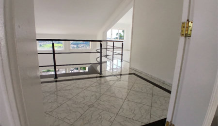 Casa à venda com 4 quartos, sendo 2 suítes,  no condomínio Flamboyant, Atibaia - SP